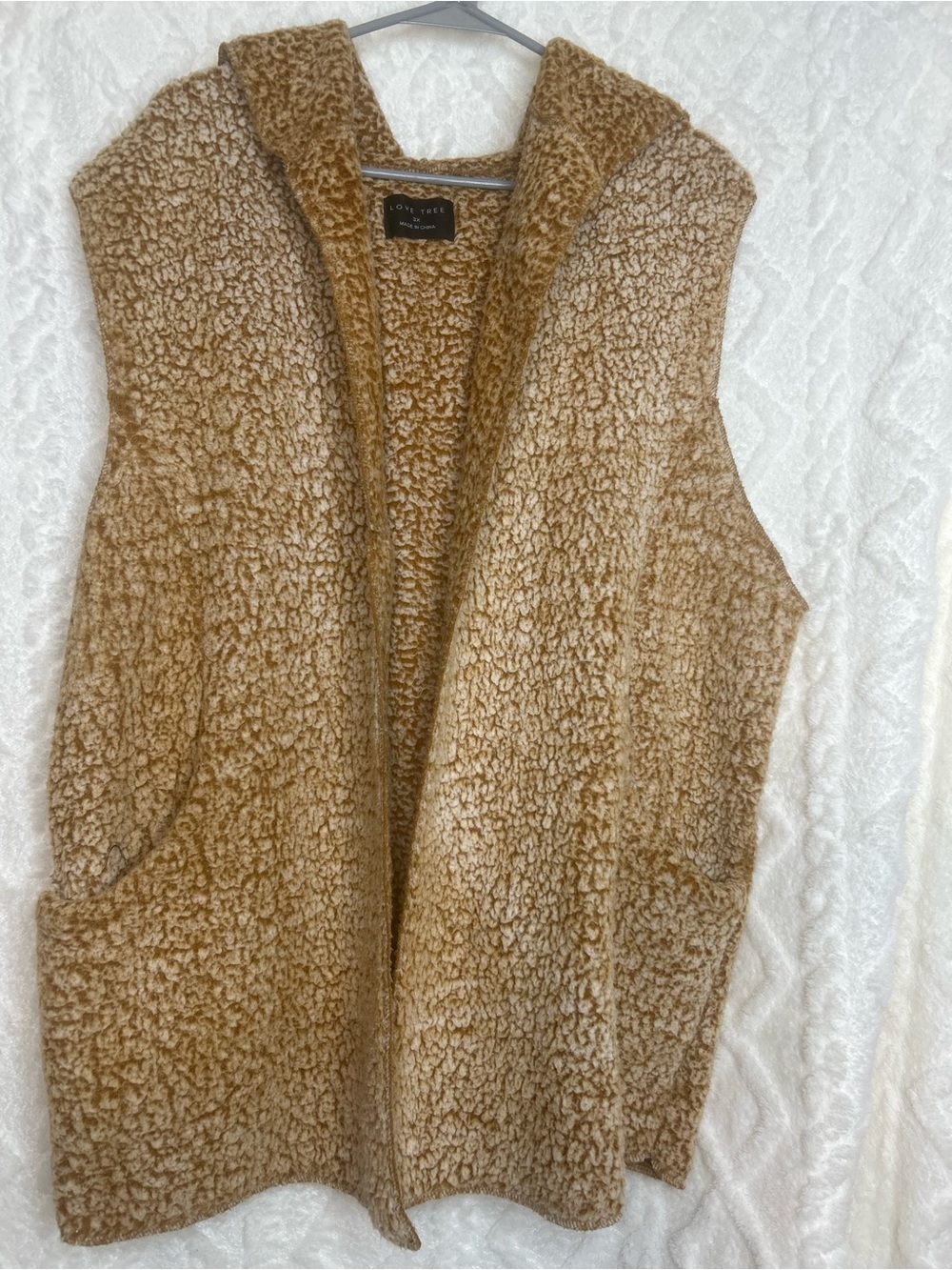 Love Tree Women’s Hooded Sherpa Vest in Camel